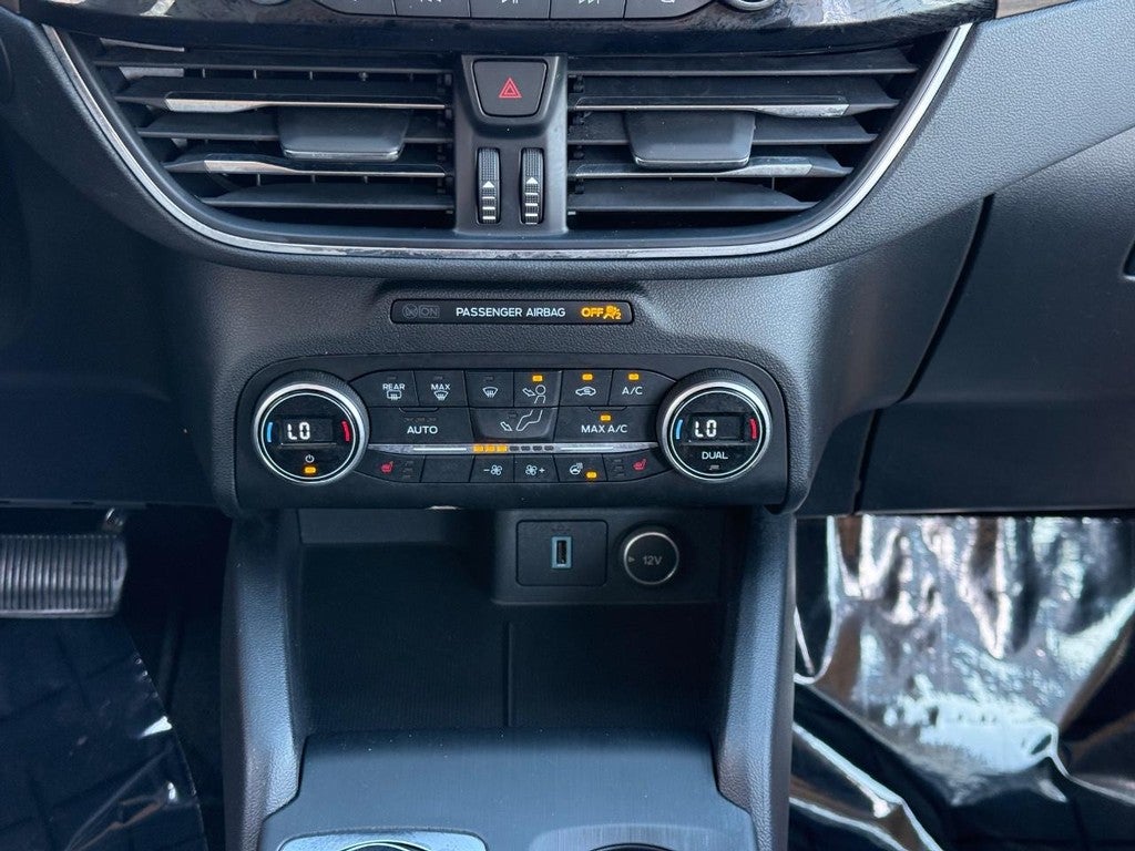 2020 Ford Escape Titanium Hybrid AWD