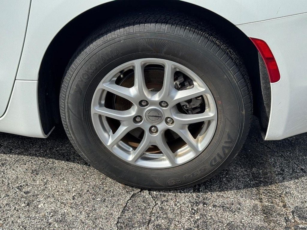 2023 Chrysler Voyager LX
