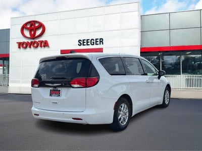 2023 Chrysler Voyager LX
