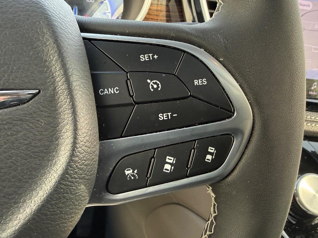 2024 Chrysler Pacifica Limited FWD