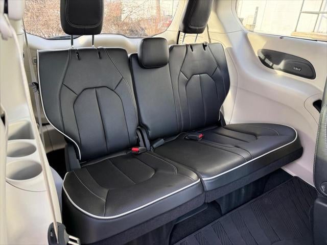 2024 Chrysler Pacifica Limited FWD