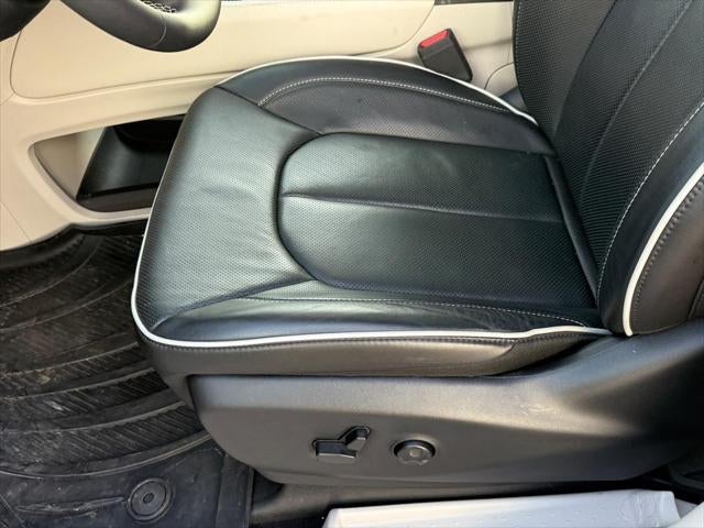 2024 Chrysler Pacifica Limited FWD