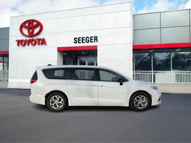 2024 Chrysler Pacifica Limited FWD