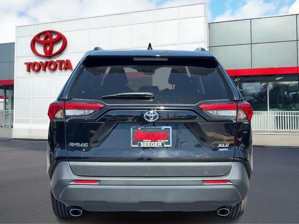 2025 Toyota RAV4 XLE