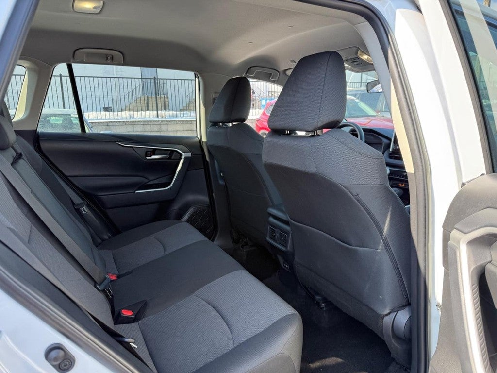 2025 Toyota RAV4 XLE FWD (Natl)