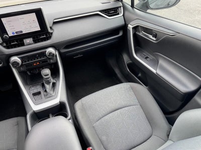 2025 Toyota RAV4 XLE FWD (Natl)