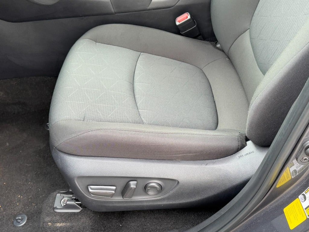 2025 Toyota RAV4 XLE FWD (Natl)