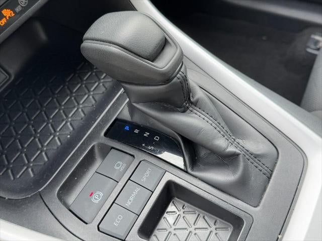 2025 Toyota RAV4 XLE FWD (Natl)