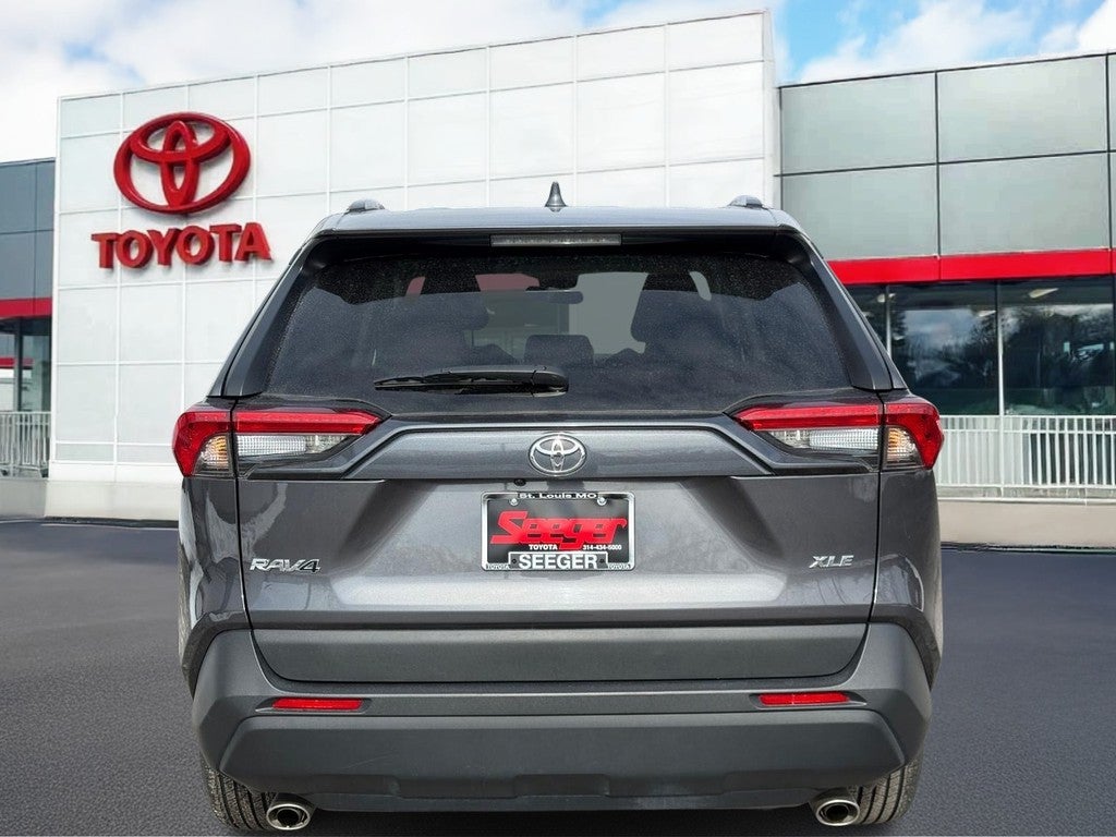 2024 Toyota RAV4 XLE FWD (Natl)