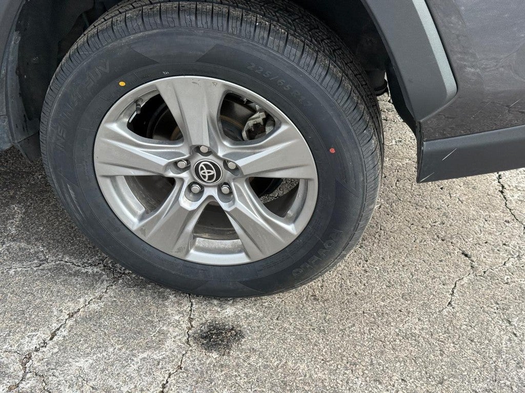 2024 Toyota RAV4 XLE FWD (Natl)