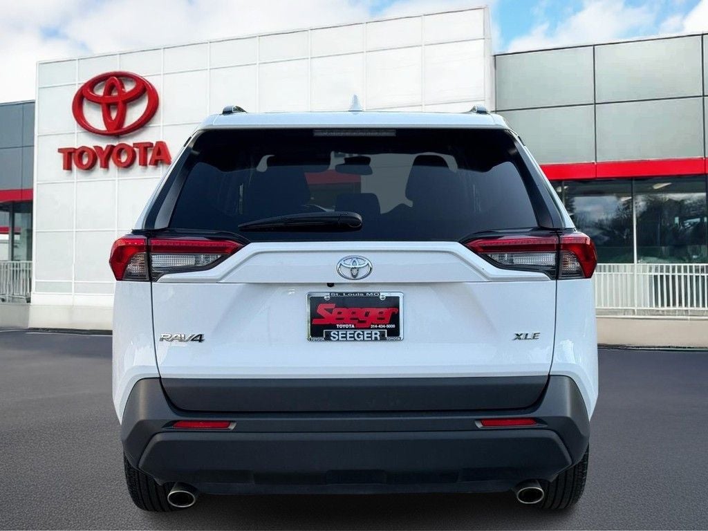 2025 Toyota RAV4 XLE