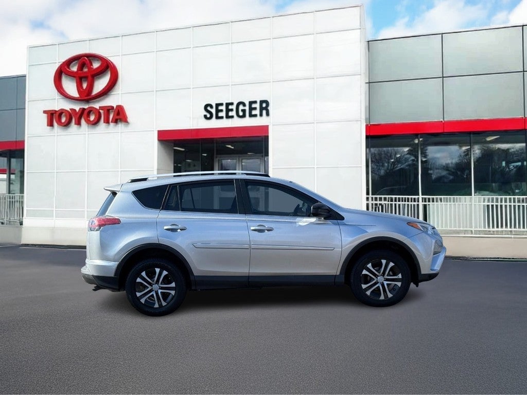 2016 Toyota RAV4 FWD 4dr LE (Natl)