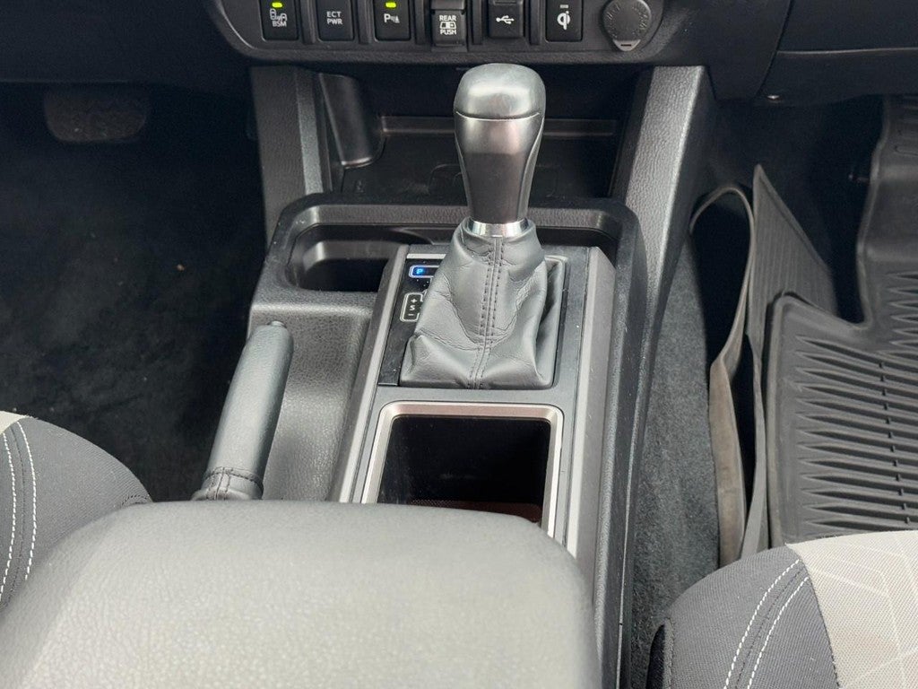 2023 Toyota Tacoma 4WD Double Cab 5' Bed V6 (Natl)