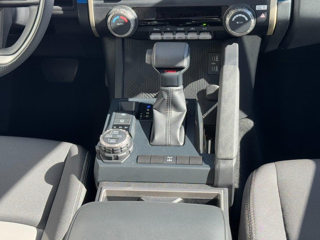 2025 Toyota Tacoma 4WD Double Cab Bed (Natl)