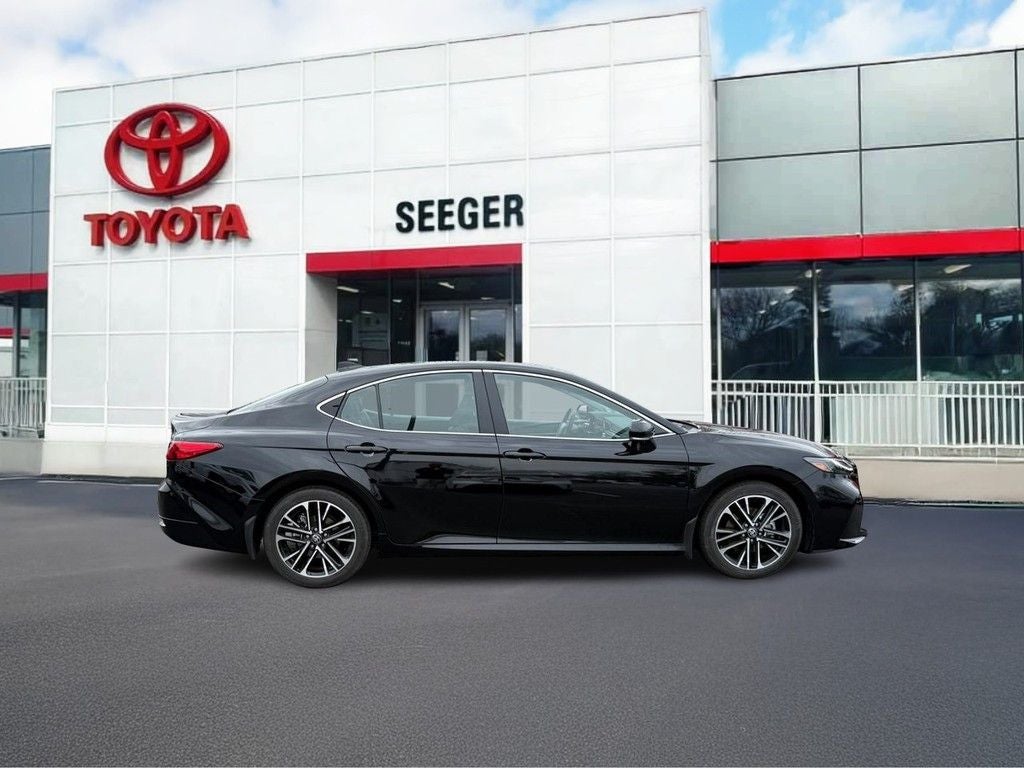 2025 Toyota CAMRY XLE