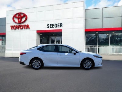 2025 Toyota CAMRY LE