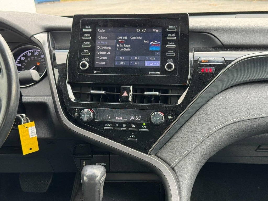 2023 Toyota Camry SE (Natl)