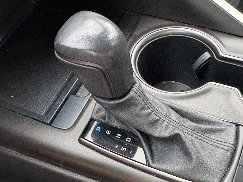 2023 Toyota Camry SE (Natl)