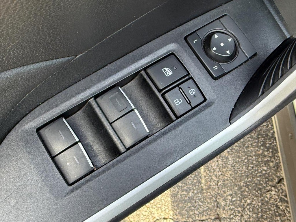 2025 Toyota RAV4 Hybrid XLE AWD (Natl)