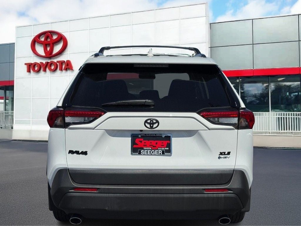 2025 Toyota RAV4 Hybrid XLE
