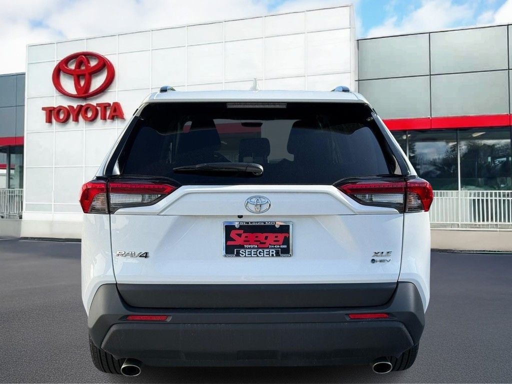 2025 Toyota RAV4 Hybrid XLE