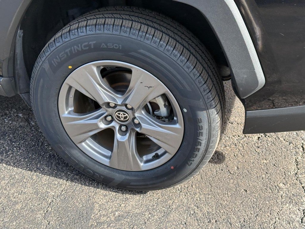 2024 Toyota RAV4 Hybrid XLE AWD (Natl)