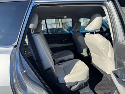 2025 Toyota GRAND HIGHLANDER LE