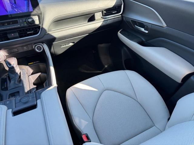 2025 Toyota GRAND HIGHLANDER LE