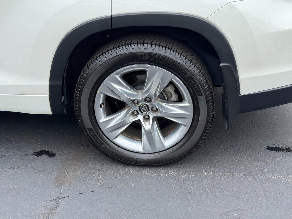 2016 Toyota Highlander Base