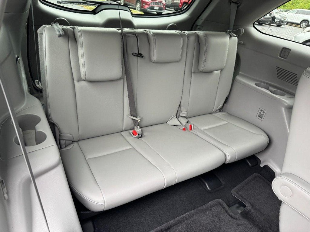 2016 Toyota Highlander Base