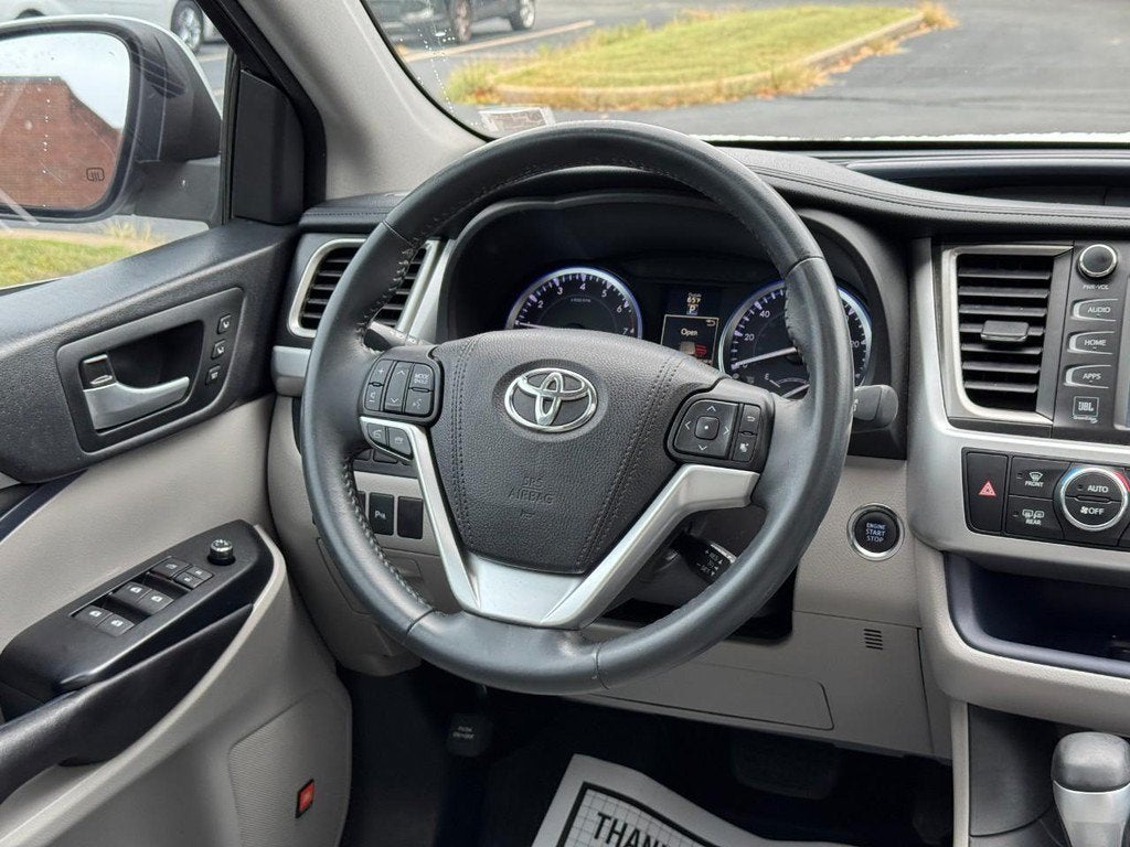 2016 Toyota Highlander Base