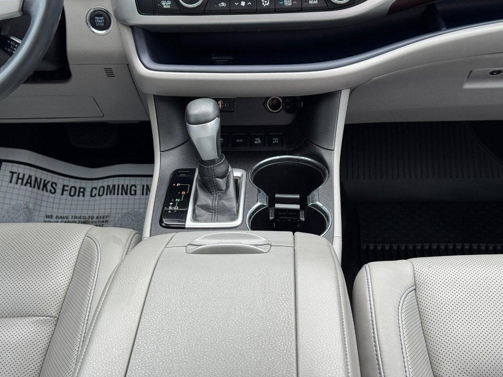 2016 Toyota Highlander Base