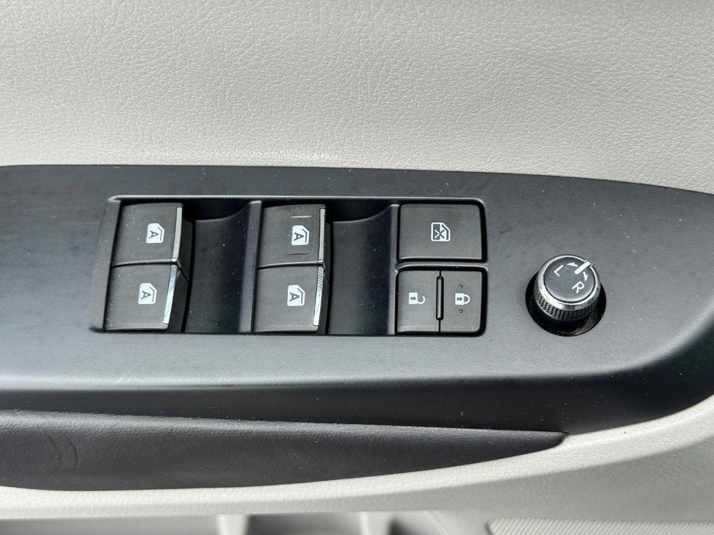 2016 Toyota Highlander Base