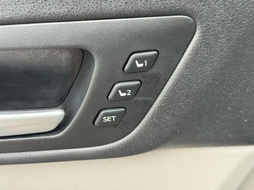 2016 Toyota Highlander Base