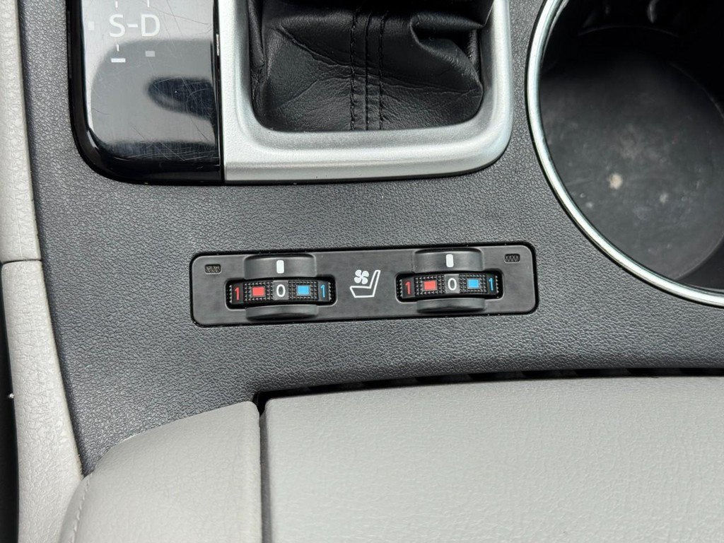 2016 Toyota Highlander Base