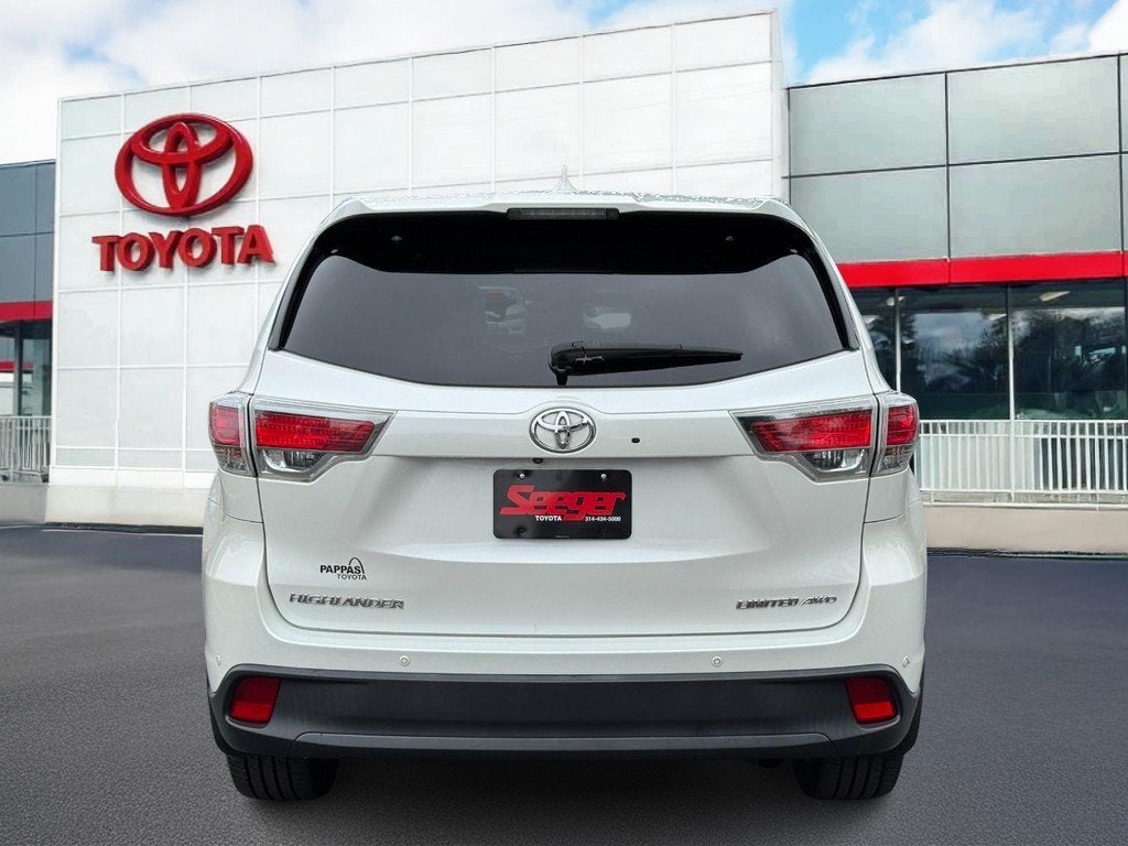 2016 Toyota Highlander Base