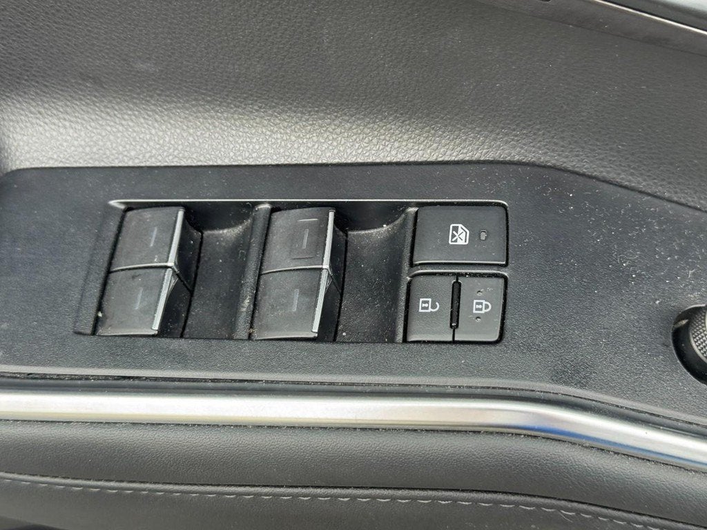 2022 Toyota Highlander Hybrid Platinum