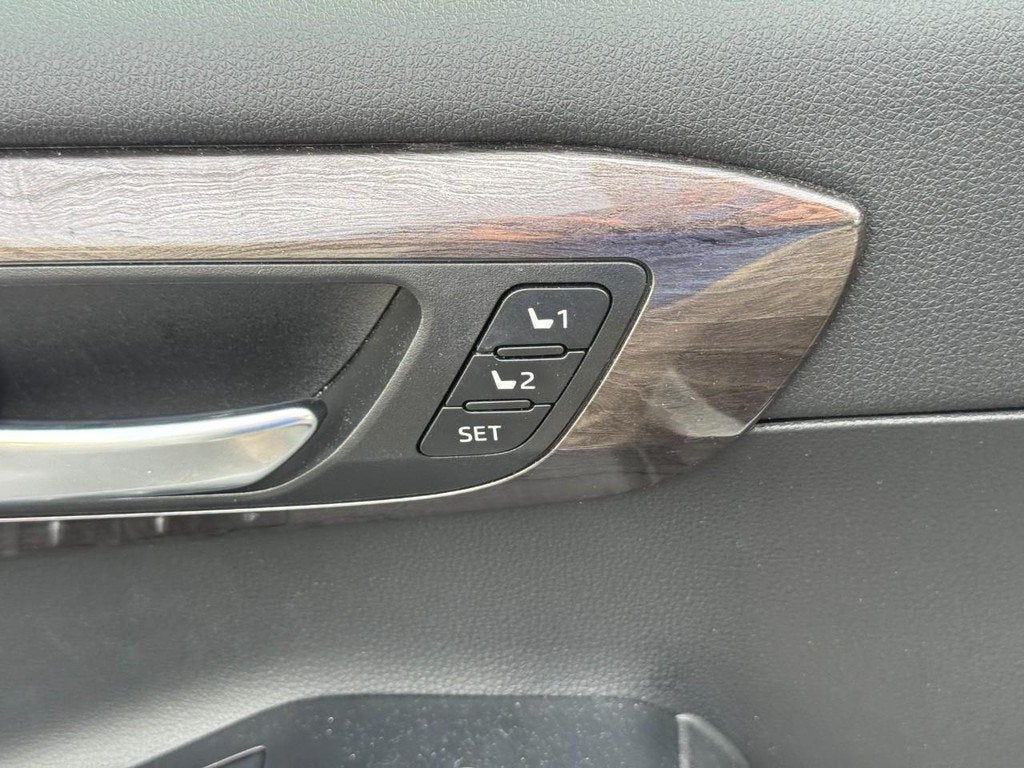 2022 Toyota Highlander Hybrid Platinum