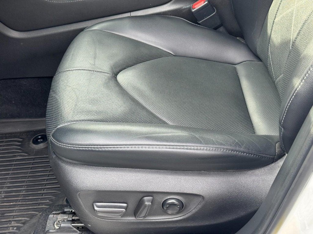 2022 Toyota Highlander Hybrid Platinum