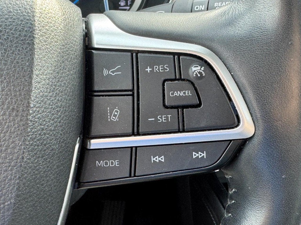 2022 Toyota Highlander Hybrid Platinum