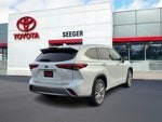 2022 Toyota Highlander Hybrid Platinum