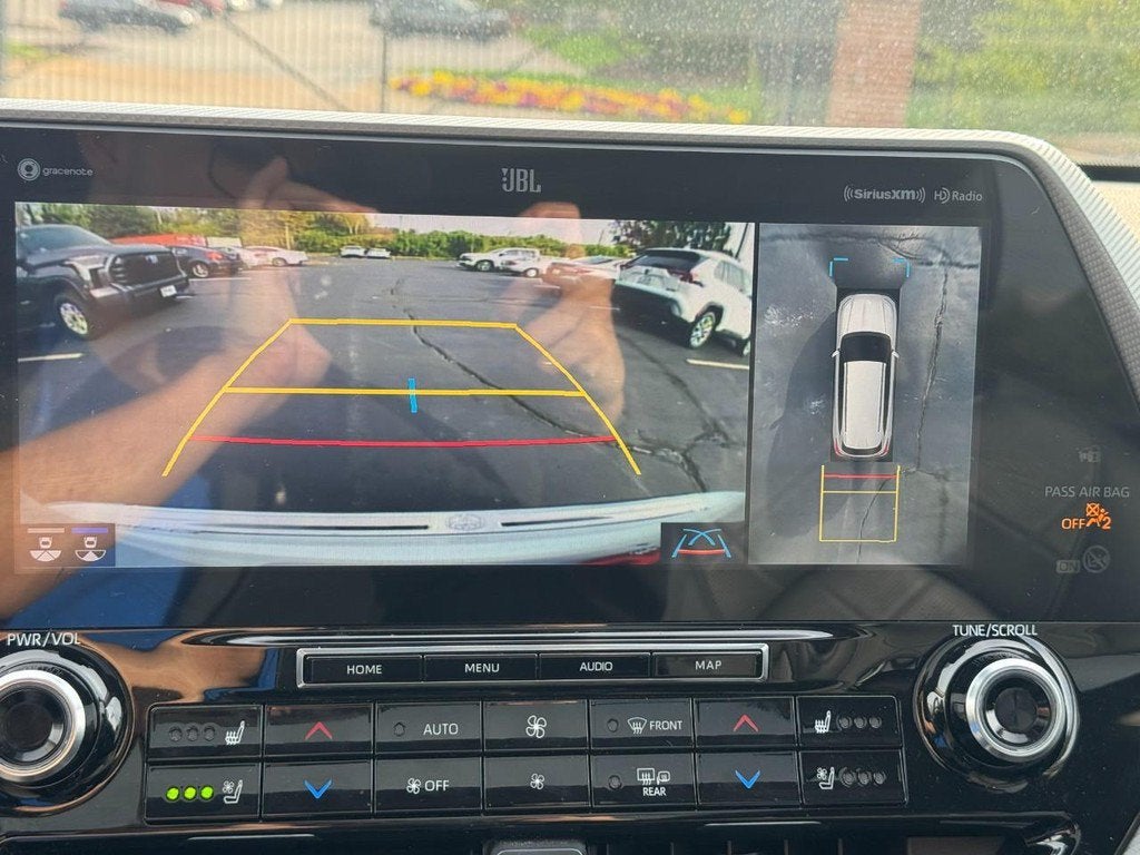 2022 Toyota Highlander Hybrid Platinum