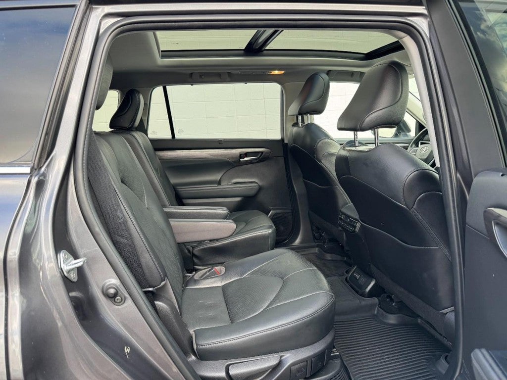 2022 Toyota Highlander Hybrid Platinum AWD (Natl)