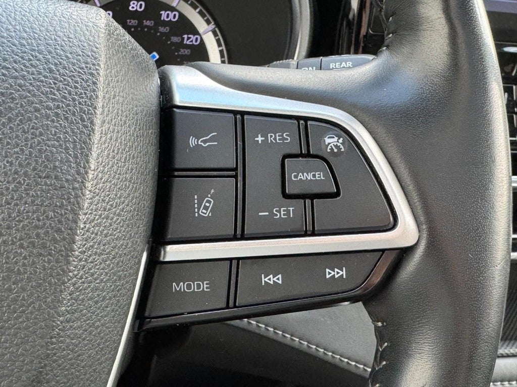 2022 Toyota Highlander Hybrid Platinum AWD (Natl)