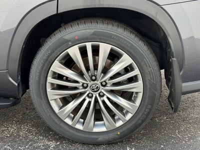 2022 Toyota Highlander Hybrid Platinum AWD (Natl)