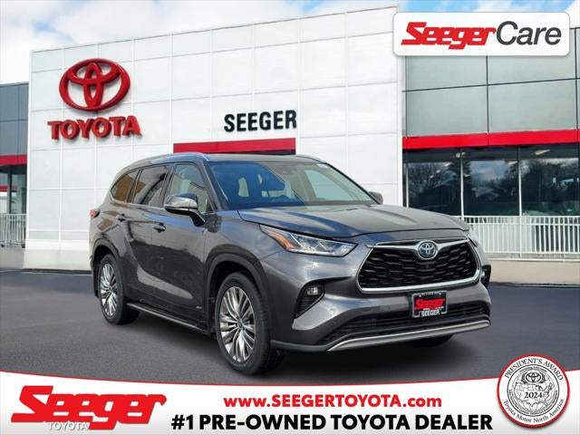 2022 Toyota Highlander Hybrid Platinum AWD (Natl)