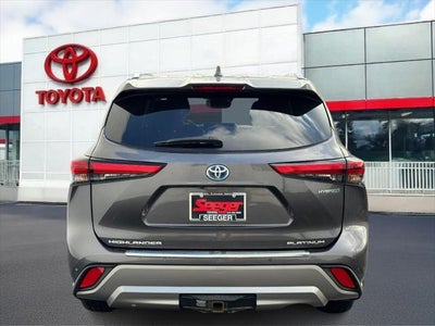 2022 Toyota Highlander Hybrid Platinum AWD (Natl)