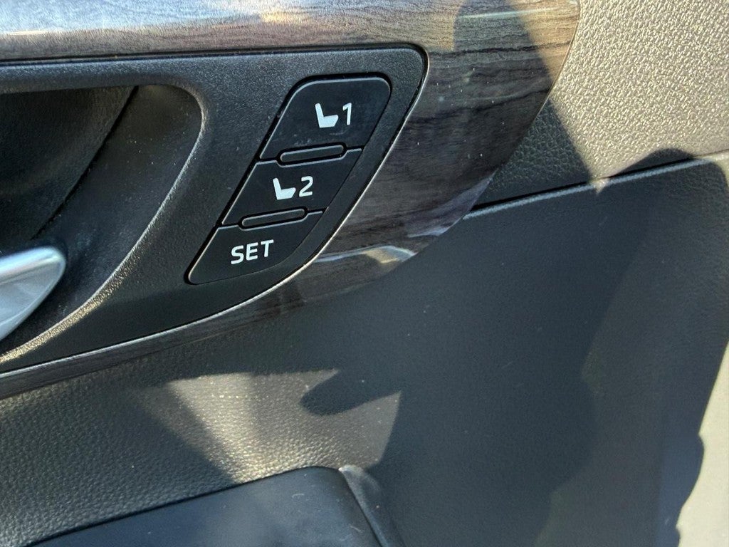 2020 Toyota Highlander Platinum AWD (Natl)