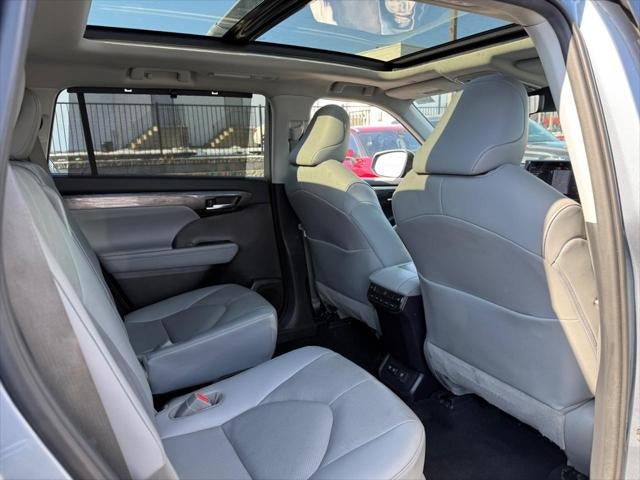 2020 Toyota Highlander Platinum AWD (Natl)