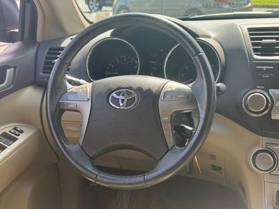 2010 Toyota Highlander SE